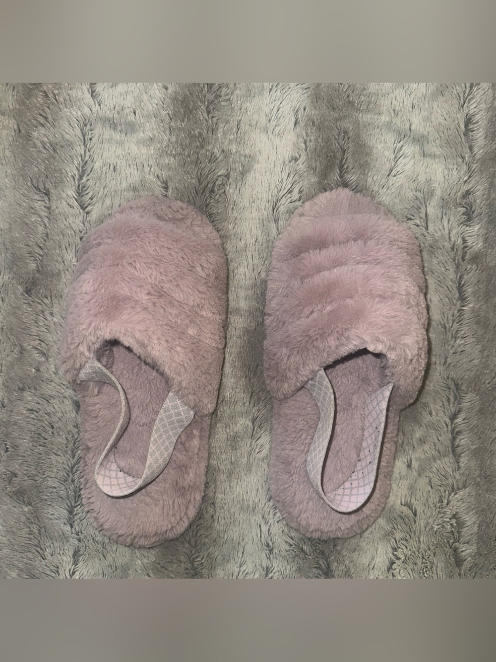 women’s size 7-8 ‘Ulta/Ariana Grande’ purple faux fur slippers